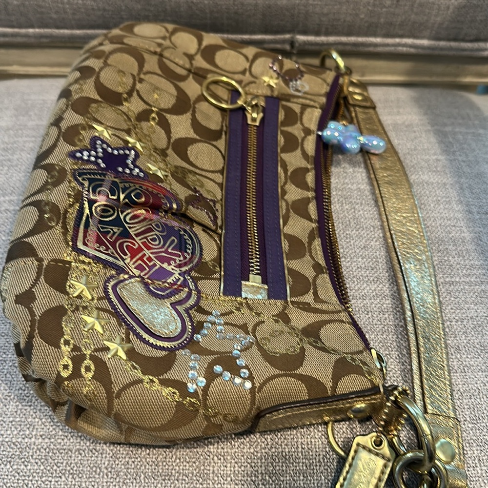 Coach Poppy shoulder bag purple & gold canvas Serial -F1020-15880 - Picture 9 of 17